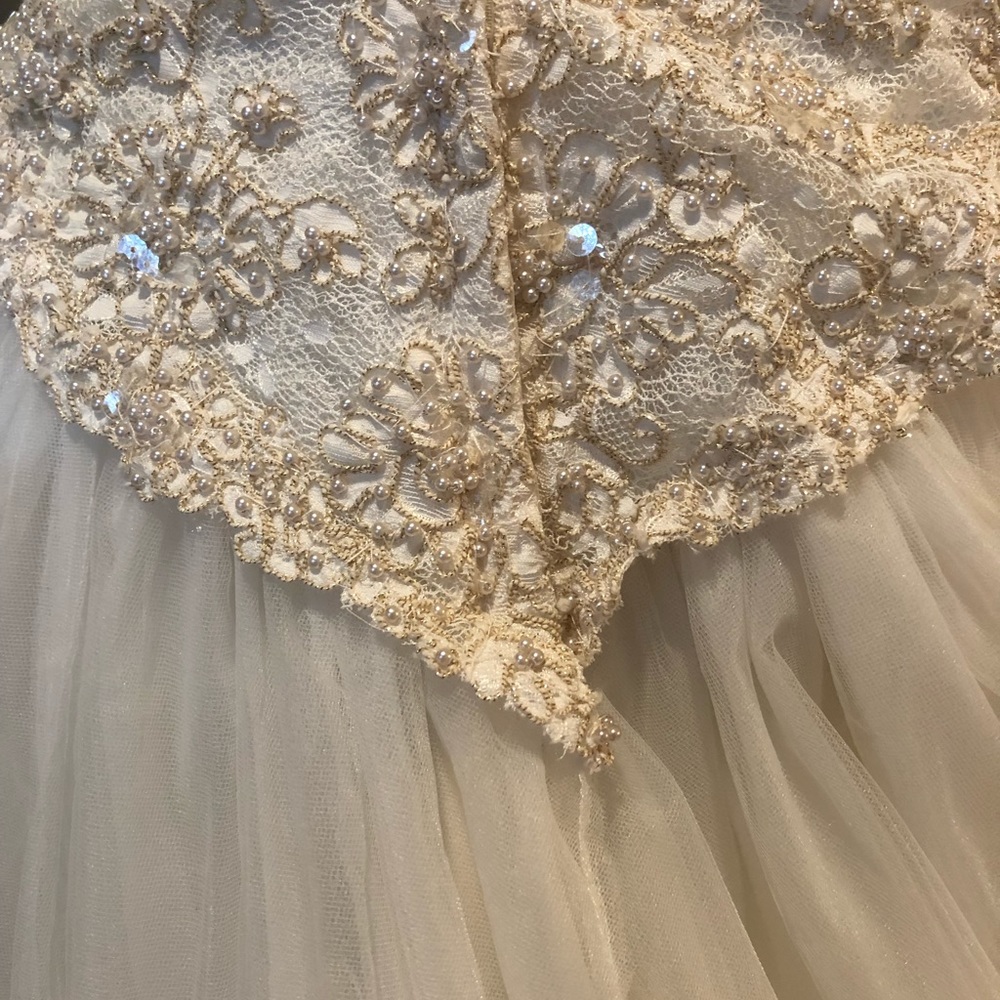 HOUSE OF BIANCHI IVORY BALL GOWN WEDDING DRESS - Picture 5 of 8